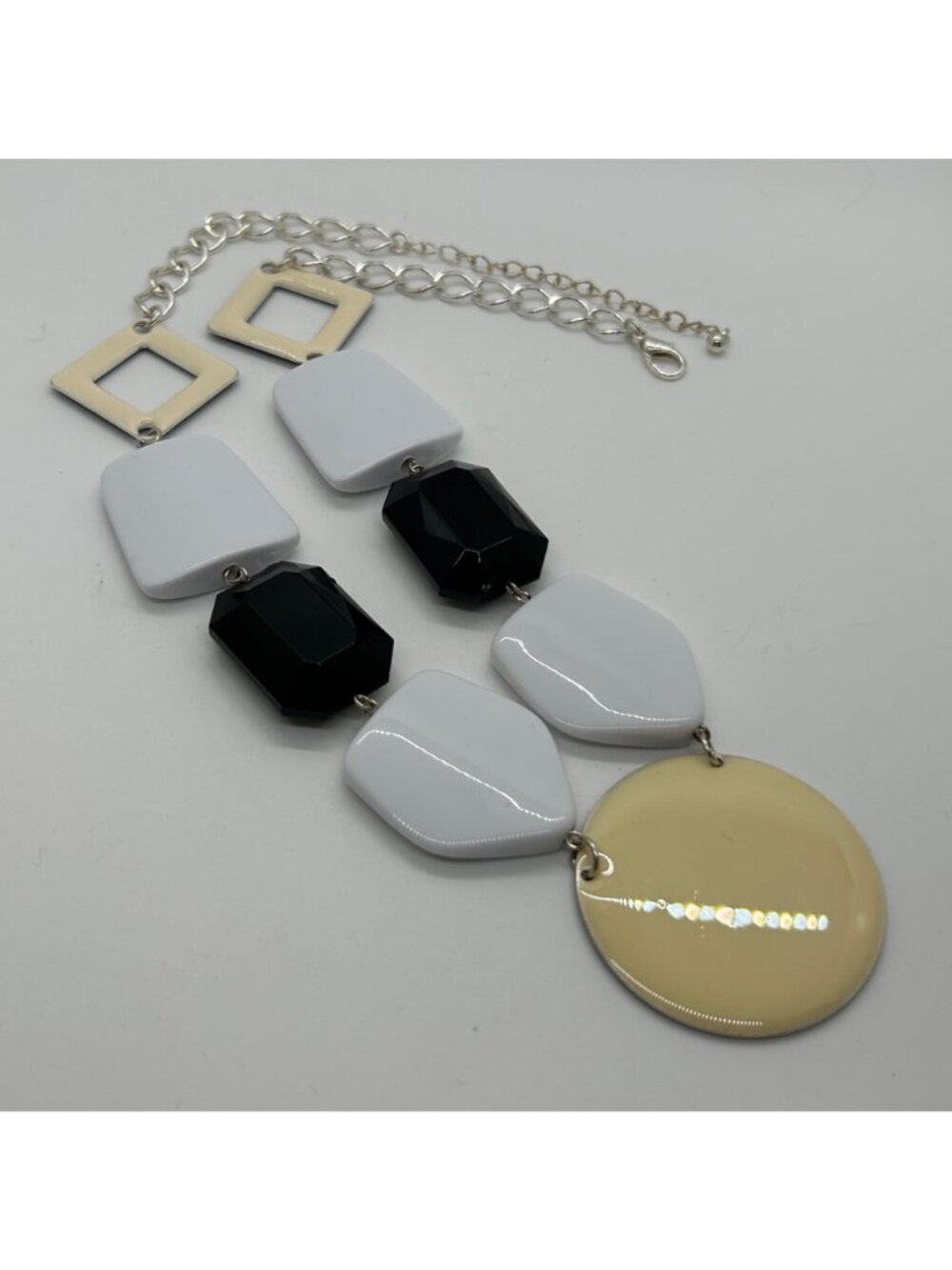 Chunky Black White Statement Necklace Geometric Acrylic Enamel Silver tone Bib - Picture 12 of 13